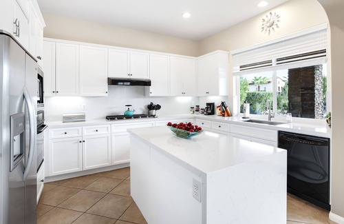 Rancho Mirage House | Luxury lakefront desert home w/private pool, pool spa, putting greens