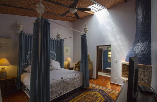 Ajijic Villa | Luxury Lakefront Vacation Rental. Where Luxury Meets Mexican Charm