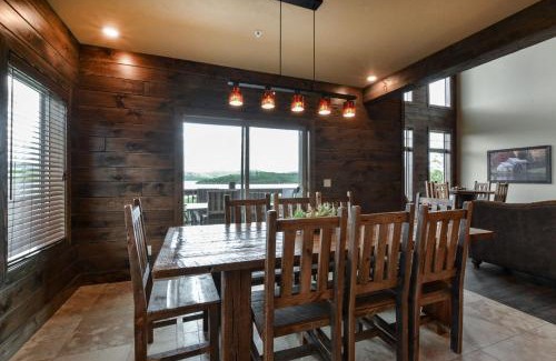 Indian Point House | Luxury Lakefront Villa 2Mi to Silver Dollar City POOL Theatre Room Kayaks