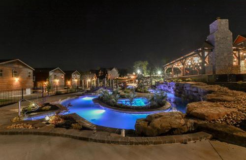 Indian Point House | Luxury Lakefront Villa 2Mi to Silver Dollar City POOL Theatre Room Kayaks
