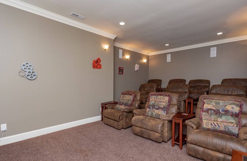 Olde Ferry Estates House | Luxury lakehouse with POOL SUMMER 2024. Hot Tub. Boat and Jet Ski Rental
