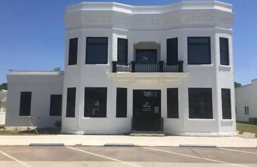 Le Mars Apartment | Luxury Living in Downtown Le Mars