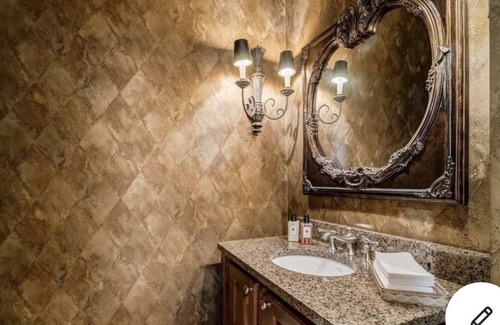 Roswell House | Luxury Living on Chattahoochee River!