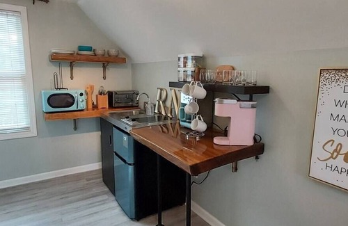 Jacksonville Apartment | Luxury Living / Privacy / 35 Min to Beaches