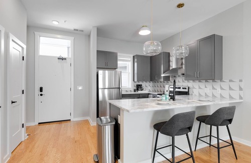 Church Hill Apartment | Luxury, Location &Convenience w/Urban Charm Twist