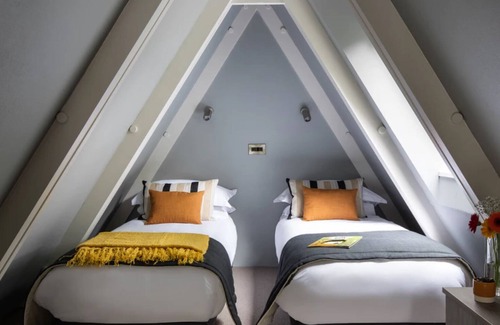 Praze-An-Beeble Cabin | Luxury Lodge in a 100 Acre Woodland Estate - near St Ives & St Michael’s Mount