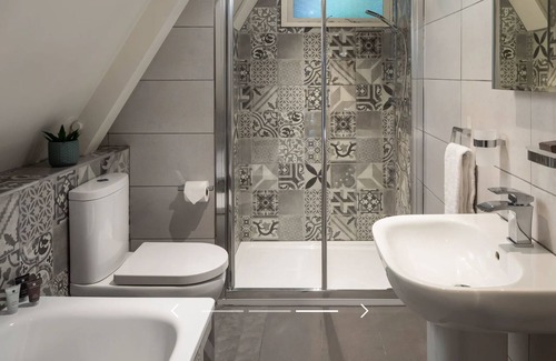 Praze-An-Beeble Cabin | Luxury Lodge in a 100 Acre Woodland Estate - near St Ives & St Michael’s Mount