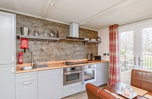 Pickering Ski Chalet | Luxury lodge with two doubles, both with en suite shower.