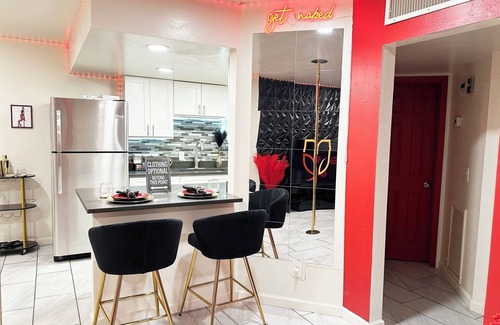 Tucson Apartment | Luxury Lovers’ Escape | Private Hot Tub & Fantasy Suite