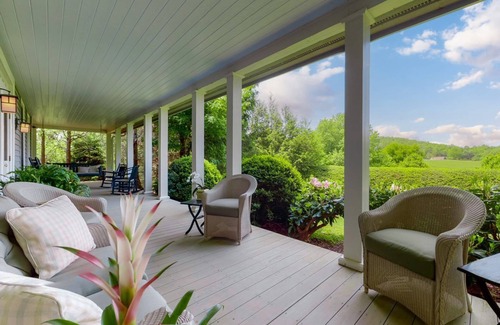 Highlands House | Luxury Manor with 6-acre plateau!