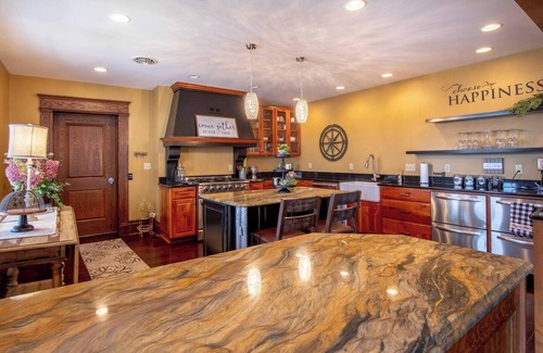 Clarion House | Luxury Mansion, Pet-Friendly, Downtown, 5 mins to Campus
