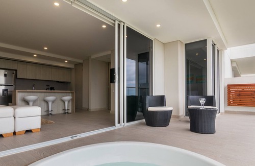 La Boquilla Apartment | Luxury Martinique Condo w/ Jacuzzi - Las Americas