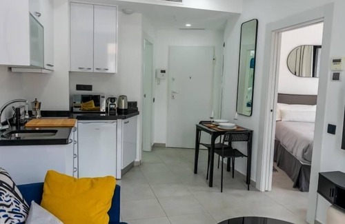 Torremolinos Apartment | Luxury Meets Convenience: Contemporary Apartment in the Heart of Torremolinos