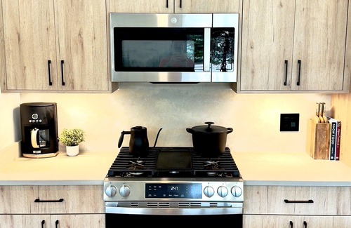 Silverthorne Condo | Luxury modern | Central Ski | No stairs | EV!