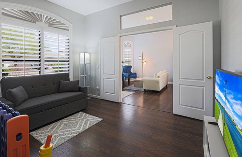 North Scottsdale House | Luxury modern getaway house 5 minute from TPC Golf