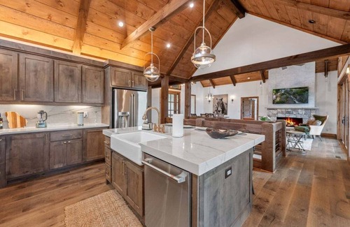 Ellijay Cabin | Luxury Modern - Rustic Cabin featuring AMAZING mountain views
