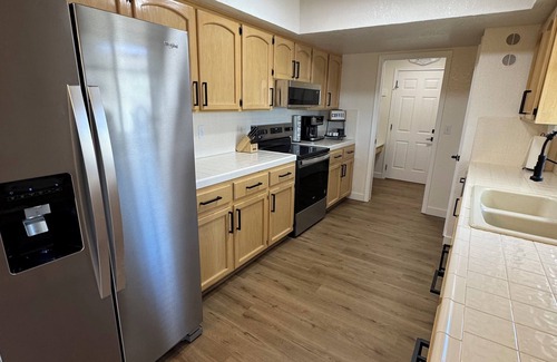 Lake Havasu City House | Luxury-modern 3-bedroom house with gym, bar, backyard paradise and boat parking