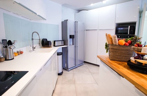 Cap d'Ail Apartment | Luxury Monaco 2BD Suite +1st Class Car incl. Free Grand Prix Event Ticket