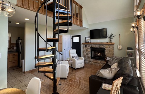 Southern Cabin | Luxury Mountain Cabin Inside Monongahela National Forest