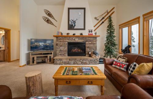Fraser House | Luxury Mountain Home I Hot Tub I Amazing Views I Best Price I FREE Adventures Daily