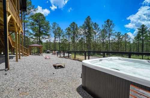 Ellijay House | Luxury Mountain Lodge, Pickleball court, Sleep 16