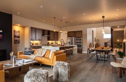 Bozeman House | Luxury Mountain Views Downtown Bozeman
