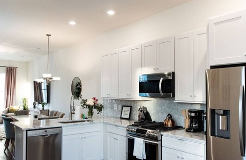 Hillsboro West End House | Luxury Nashville Haven with Rooftop Views