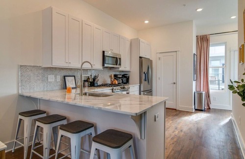 Hillsboro West End House | Luxury Nashville Haven with Rooftop Views