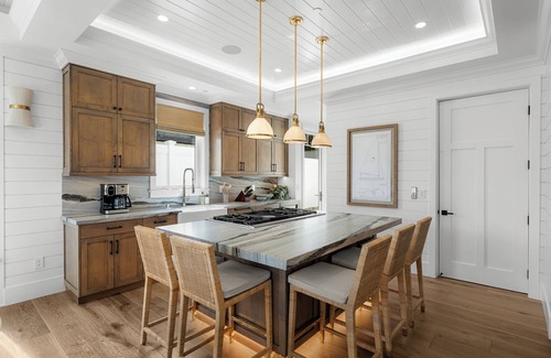 Beach Barber Tract House | Luxury New Build @ Windansea Beach- AC, Fire Pit, 2-Car Parking