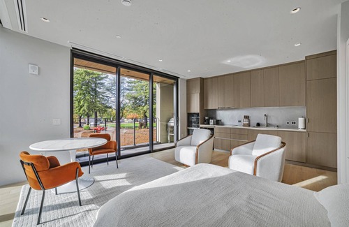 Healdsburg Apartment | Luxury new studio in downtown Healdsburg with WiFi, AC