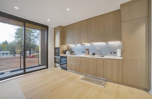 Healdsburg Apartment | Luxury new studio in downtown Healdsburg with WiFi, AC