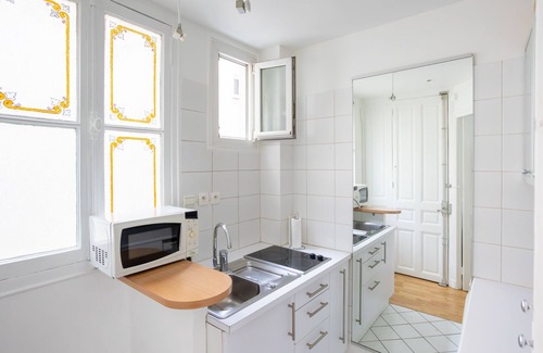 Faubourg-du-Roule Apartment | Luxury next to the Champs Elysées near Charles de Gaulle Etoile metro station