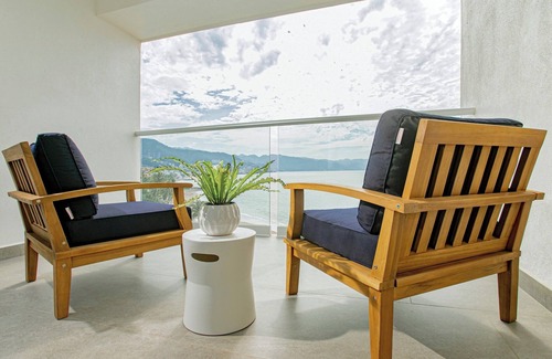 Las Glorias Condo | Luxury Ocean Front 3,000sf 4 BR Condo