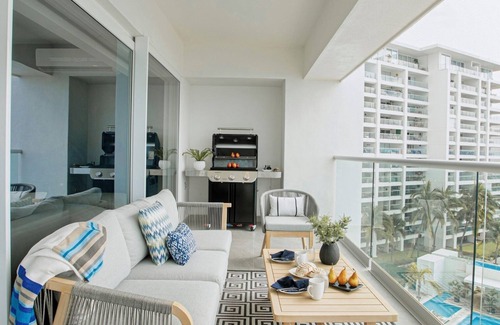Las Glorias Condo | Luxury Ocean Front 3,000sf 4 BR Condo