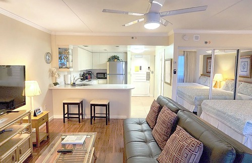 Waikiki Apartment | Luxury Ocean Marina View Studio World Famous Ilikai NO RESORT FEES! FREE WIFI