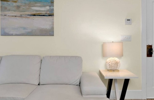 Edgecomb Apartment | Luxury On The Water in Mid-Coast Maine