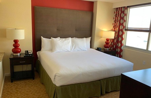 Enterprise Resort | Luxury one bedroom and one bathroom unit with full amenities