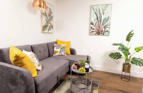 Brighton City Centre Apartment | Luxury pad centrally located near Brighton Station