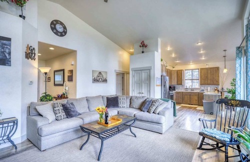 Pagosa Vista House | Luxury Pagosa Home; Pet Friendly with Hot Tub