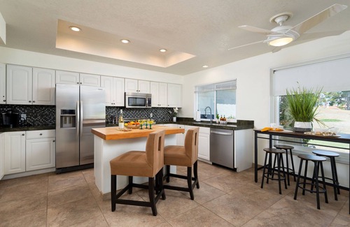Palm Desert Condo | Luxury Palm Desert Condo: Pool & Mountain Views
