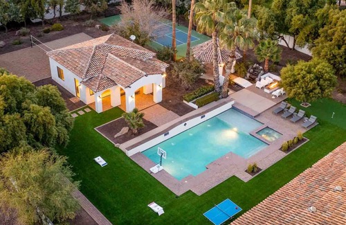 Camelback Country Estates House | Luxury Paradise Valley Villa - Pool, Sand Volleyball & Outdoor Cabana