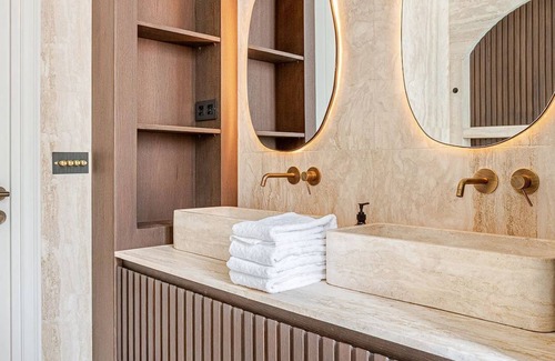 Chaillot Apartment | Luxury Parisian Stay Just Steps from Eiffel Tower