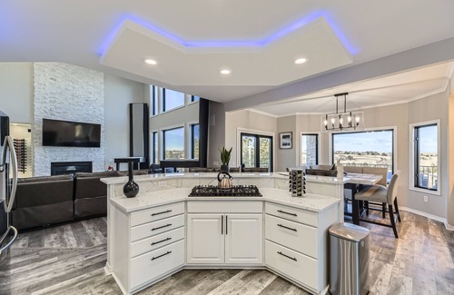 Parker Villa | Luxury Parker Mansion w/Bar, B-Ball & Hot Tub