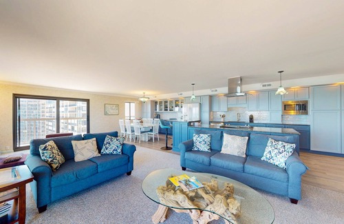 North Ocean City Condo | Luxury - penthouse beach condo with balcony, W/D, pools, gym, sauna, tennis & AC