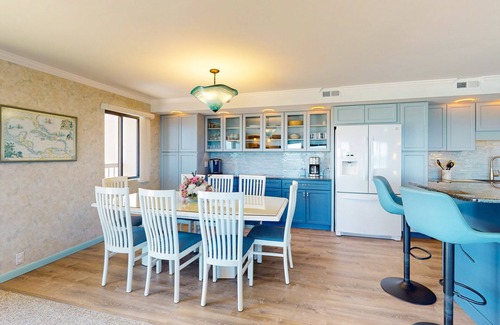 North Ocean City Condo | Luxury - penthouse beach condo with balcony, W/D, pools, gym, sauna, tennis & AC