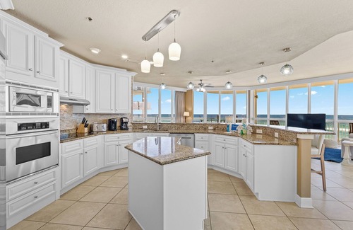 Gulf Shores Condo | LUXURY Penthouse Style Condo 2