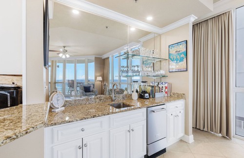 Gulf Shores Condo | LUXURY Penthouse Style Condo 2