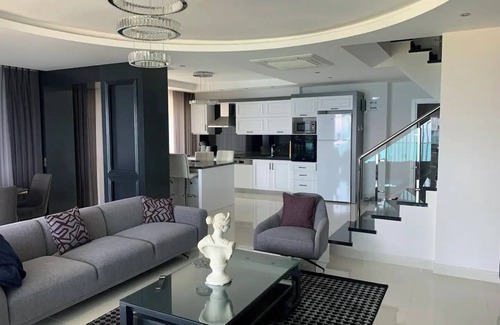 Kargicak Apartment | Luxury penthouse with amazing sea view first rownn