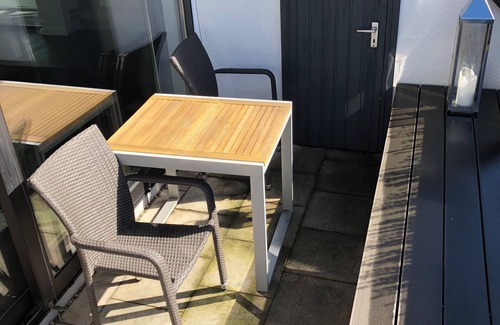 Ruettenscheid Apartment | Luxury penthouse with its own elevator in popular Rüttenscheid near the trade fair