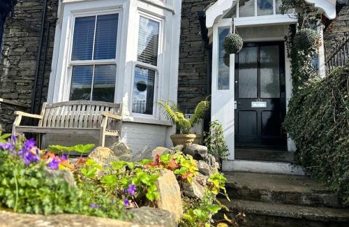 Bowness-on-Windermere House | Luxury Pet Friendly 3 Bedroom Home with Copper Bath